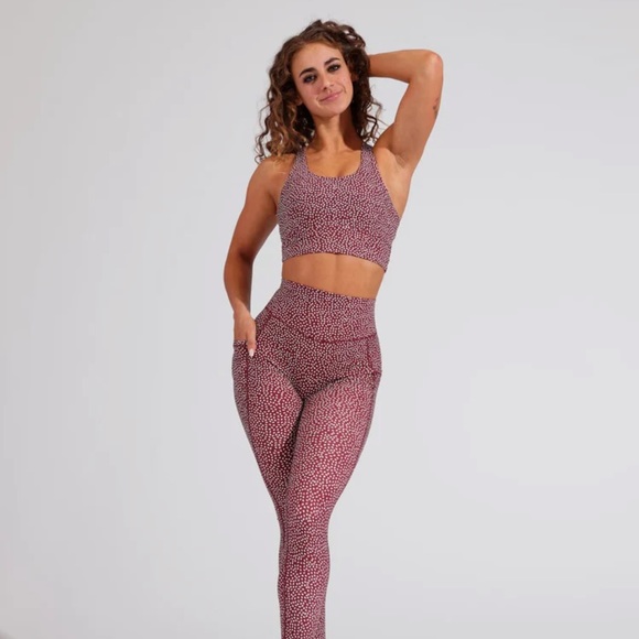 NWT BuffBunny Sports Bra - Dark REd Bossy Print Sz Medium - Picture 5 of 9